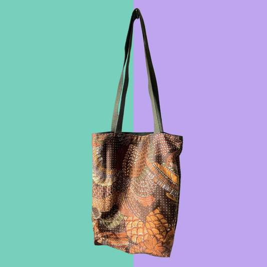 The Classic Tote - Feathered